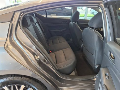 Certified 2025 Nissan Altima 2.5 SV FWD image 31