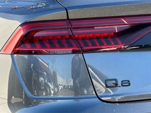 Used 2022 Audi Q8 Premium Plus image 27