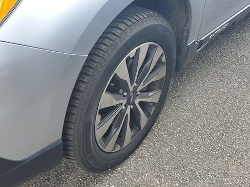 Used 2017 Subaru Outback 2.5i Limited AWD/4WD image 6