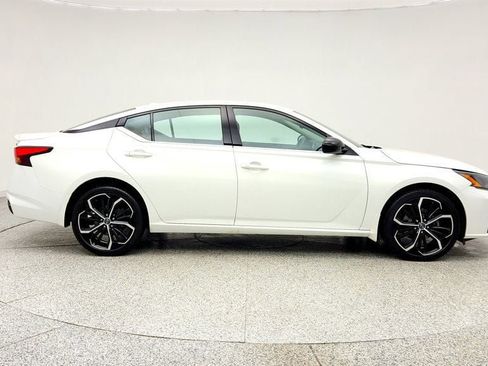 Used 2023 Nissan Altima 2.5 SR image 4