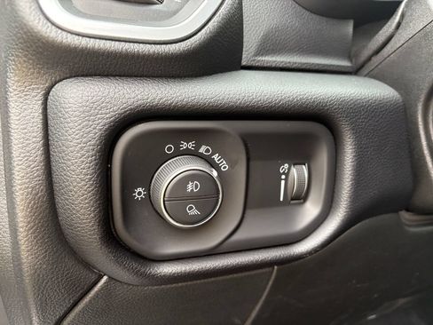 Used 2024 RAM 2500 Big Horn AWD/4WD image 18