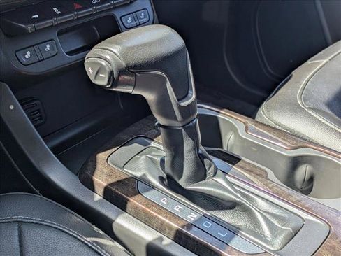 Used 2020 GMC Canyon SLT w/ Driver Alert Package AWD/4WD image 15