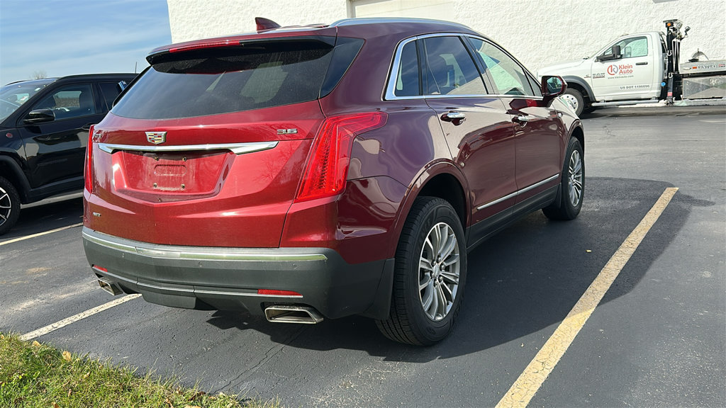 Used 2017 Cadillac XT5 Luxury w/ Driver Awareness Package AWD/4WD image 3