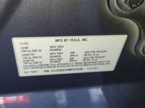 Used 2021 Tesla Model Y Long Range AWD/4WD image 30
