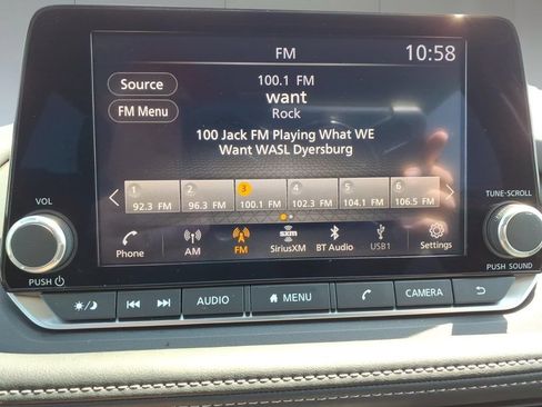 Used 2025 Nissan Rogue SV FWD image 20