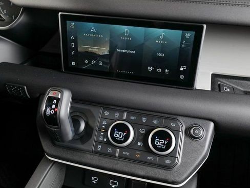 Used 2024 Land Rover Defender 90 S image 13