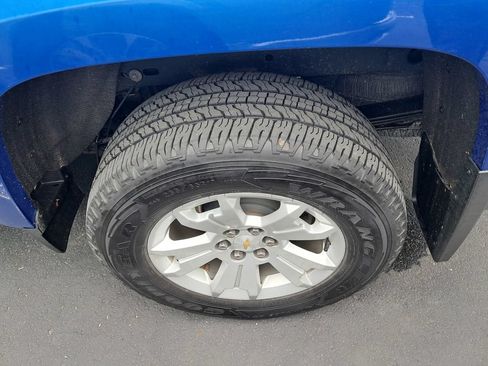 Used 2020 Chevrolet Colorado LT w/ LT Convenience Package AWD/4WD image 9