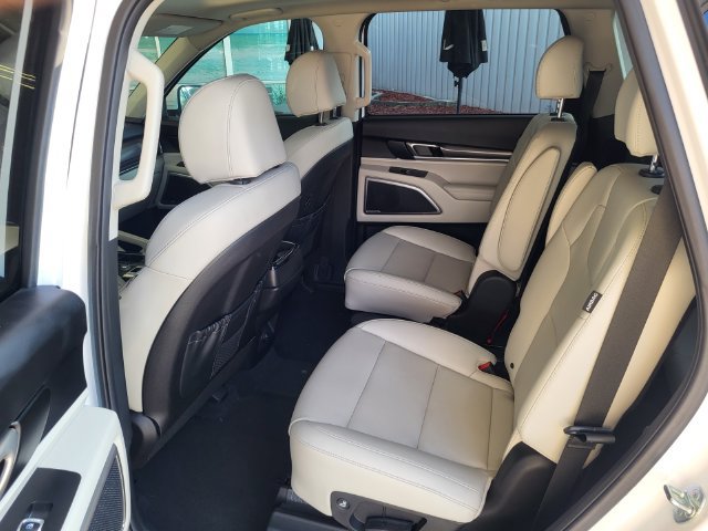 Certified 2024 Kia Telluride S w/ S Sunroof Package FWD image 13