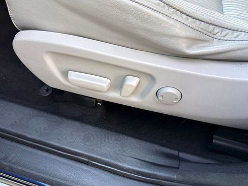 Used 2015 Toyota Highlander Plus FWD image 14