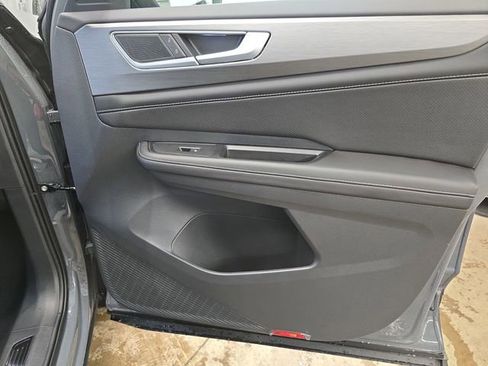 New 2026 Volkswagen Atlas Cross Sport SE image 19