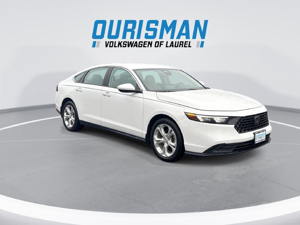 Used 2023 Honda Accord LX image 2