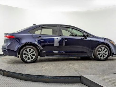 Used 2025 Toyota Corolla LE image 9