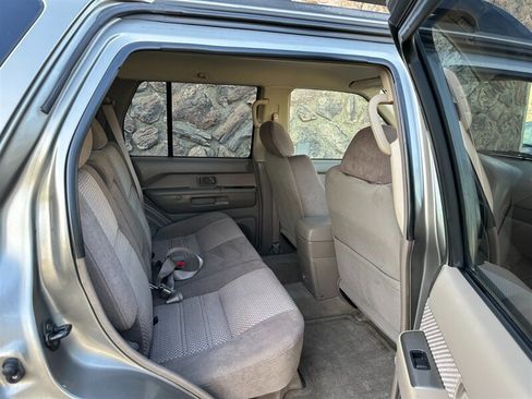 Used 2004 Nissan Pathfinder SE AWD/4WD image 32