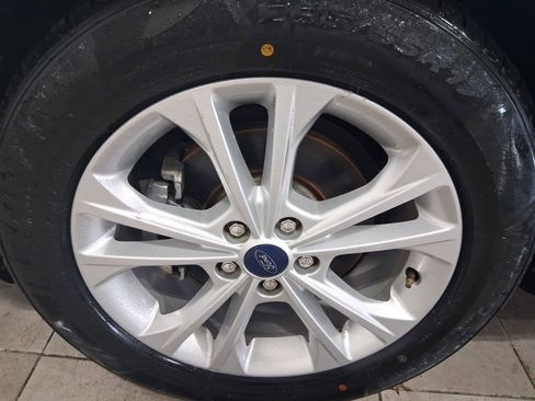 Used 2018 Ford Escape SEL w/ Ford Safe & Smart Package FWD image 10