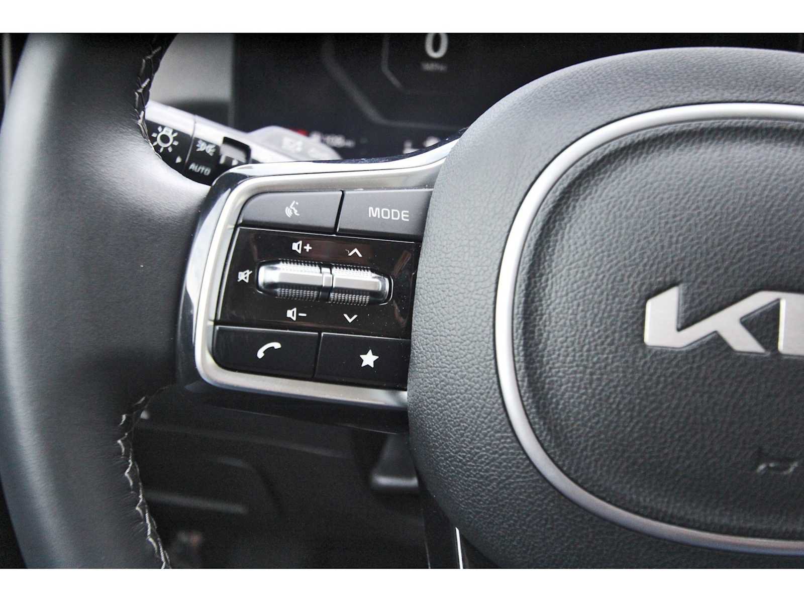 Used 2024 Kia Sorento SX AWD/4WD image 16