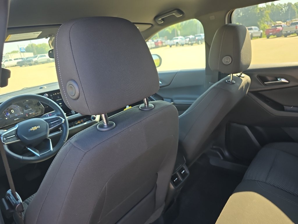 Used 2025 Chevrolet Equinox LT FWD image 10