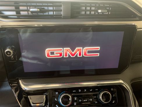 Used 2024 GMC Sierra 2500 Denali w/ Denali Reserve Package image 11