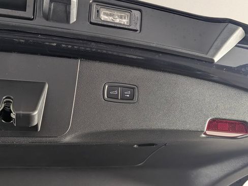 New 2026 Porsche Cayenne Coupe AWD/4WD image 19