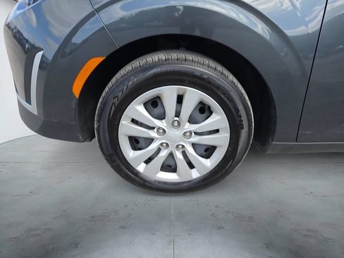 Used 2025 Kia Soul LX FWD image 16