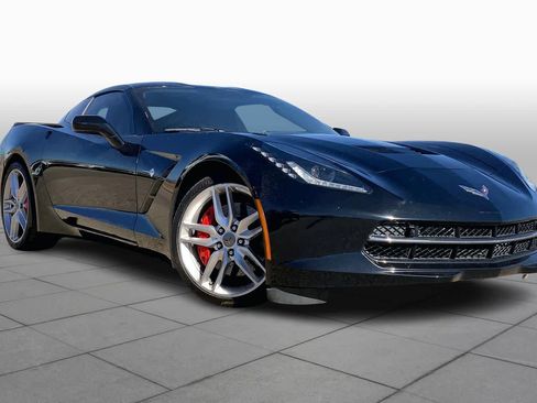 Used 2017 Chevrolet Corvette Stingray Coupe image 2