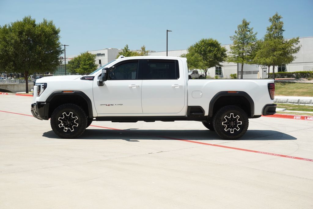 Used 2025 GMC Sierra 2500 AT4X AWD/4WD image 2