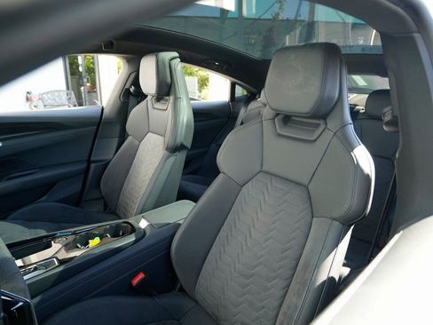 Used 2022 Audi e-tron GT Premium Plus image 23