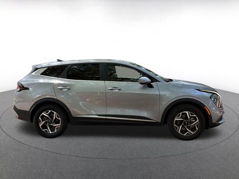 Used 2025 Kia Sportage LX image 8