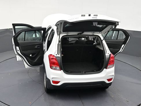 Used 2021 Chevrolet Trax LS AWD/4WD image 33