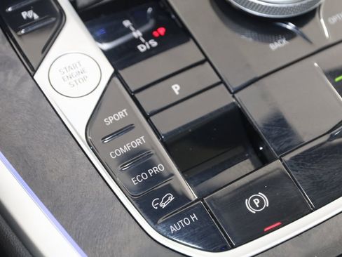 Used 2023 BMW X7 xDrive40i w/ Premium Package image 29