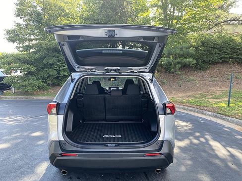 Certified 2022 Toyota RAV4 LE AWD/4WD image 23