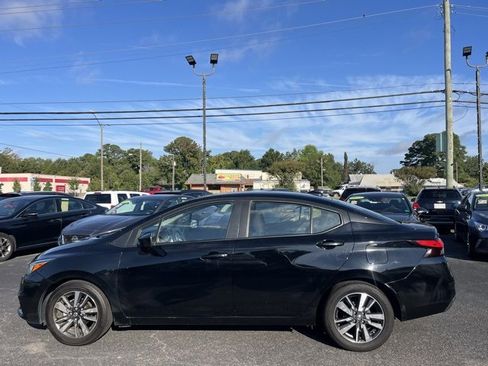 Used 2022 Nissan Versa SV image 7