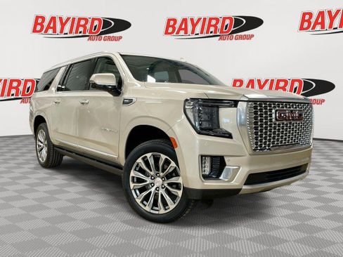 Used 2021 GMC Yukon XL Denali w/ Denali Ultimate Package AWD/4WD image 1