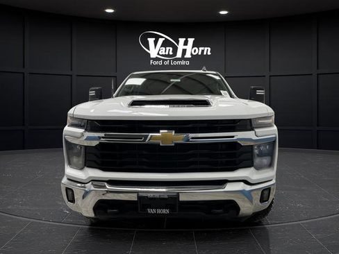 Used 2024 Chevrolet Silverado 3500 LT w/ Convenience Package image 11