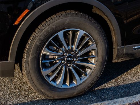 Used 2023 Lincoln Nautilus AWD w/ Premium Package image 5