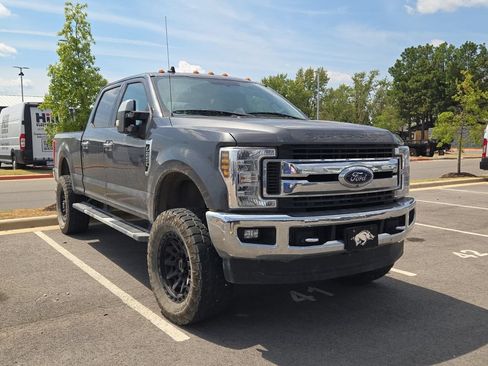 Used 2019 Ford F250 XLT w/ XLT Premium Package AWD/4WD image 4