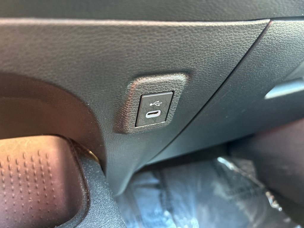 Used 2025 Toyota Corolla LE FWD image 29