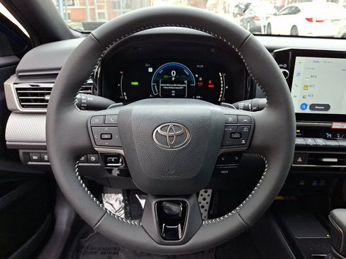 Used 2026 Toyota Camry SE w/ Multimedia Upgrade Package image 19