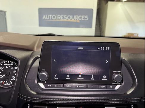 Used 2022 Nissan Rogue SV image 45