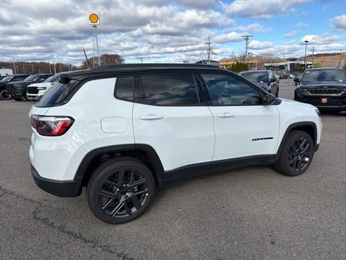 New 2026 Jeep Compass Limited AWD/4WD image 2