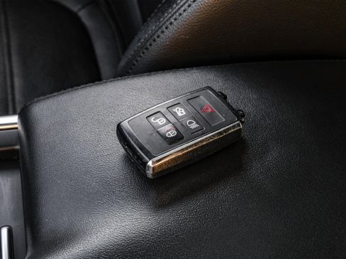 Used 2020 Jaguar XE S image 59