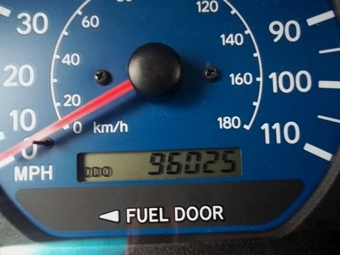 Used 2001 Toyota Sienna XLE FWD image 6