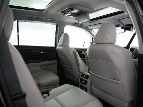 Used 2017 Honda Pilot Elite image 45