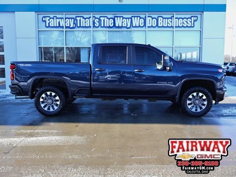 Used 2021 Chevrolet Silverado 2500 Custom w/ Custom Value Package image 1