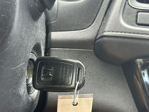 Used 2019 Honda HR-V LX image 28