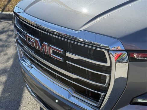 Used 2021 GMC Yukon XL SLT w/ SLT Premium Package image 7