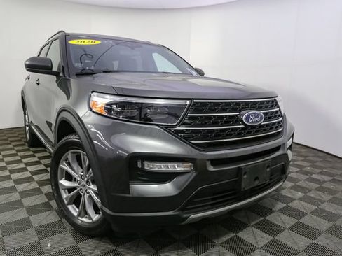Used 2020 Ford Explorer XLT w/ Equipment Group 202A AWD/4WD image 3