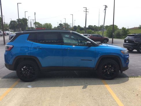 Used 2022 Jeep Compass Latitude w/ Convenience Group image 6