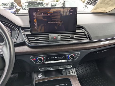 Used 2022 Audi Q5 2.0T Premium Plus AWD/4WD image 18