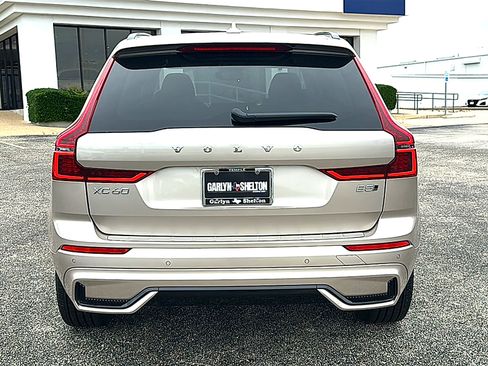 Used 2026 Volvo XC60 B5 Plus w/ Protection Package Premier AWD/4WD image 7