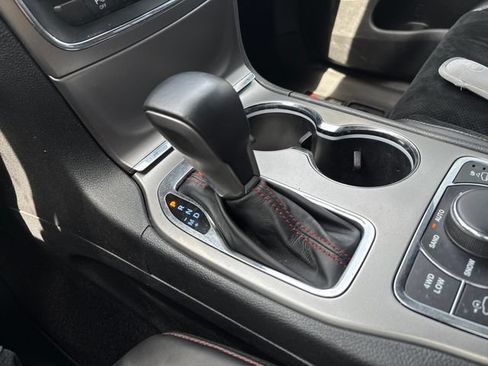 Used 2017 Jeep Grand Cherokee Trailhawk AWD/4WD image 21